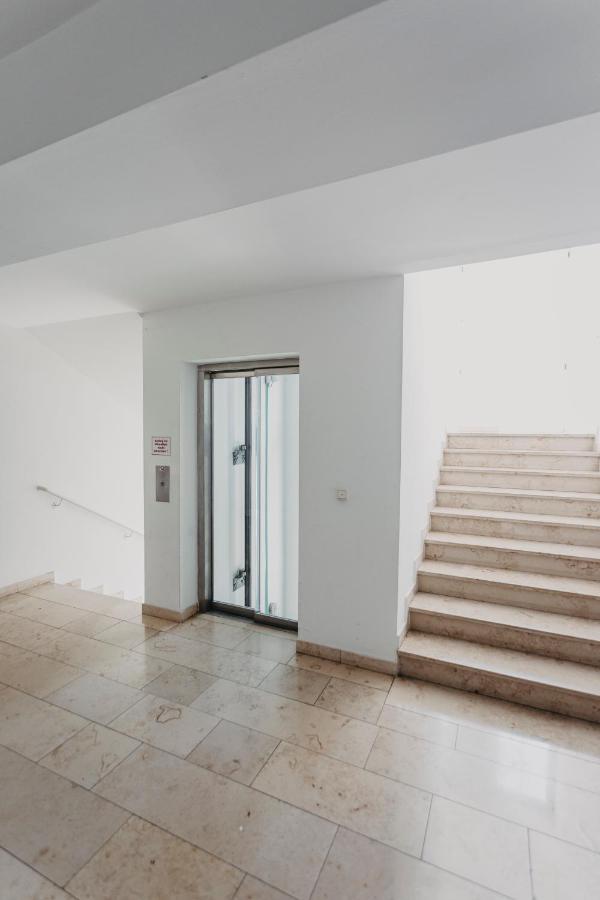 Traber Apartments Im Herzen Leipzigs Balkon Parkplatz Luaran gambar