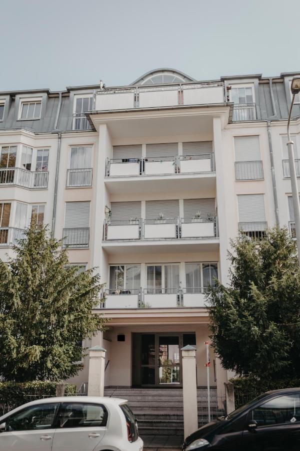 Traber Apartments Im Herzen Leipzigs Balkon Parkplatz Luaran gambar